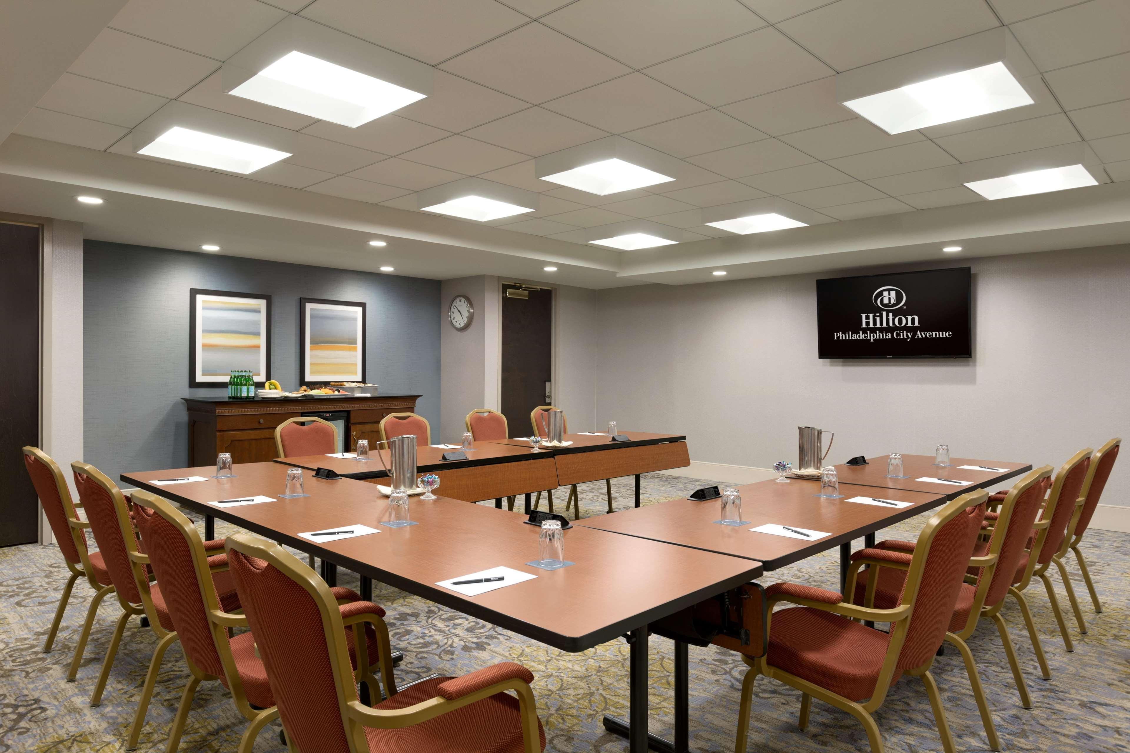 Hilton Philadelphia City Avenue Экстерьер фото