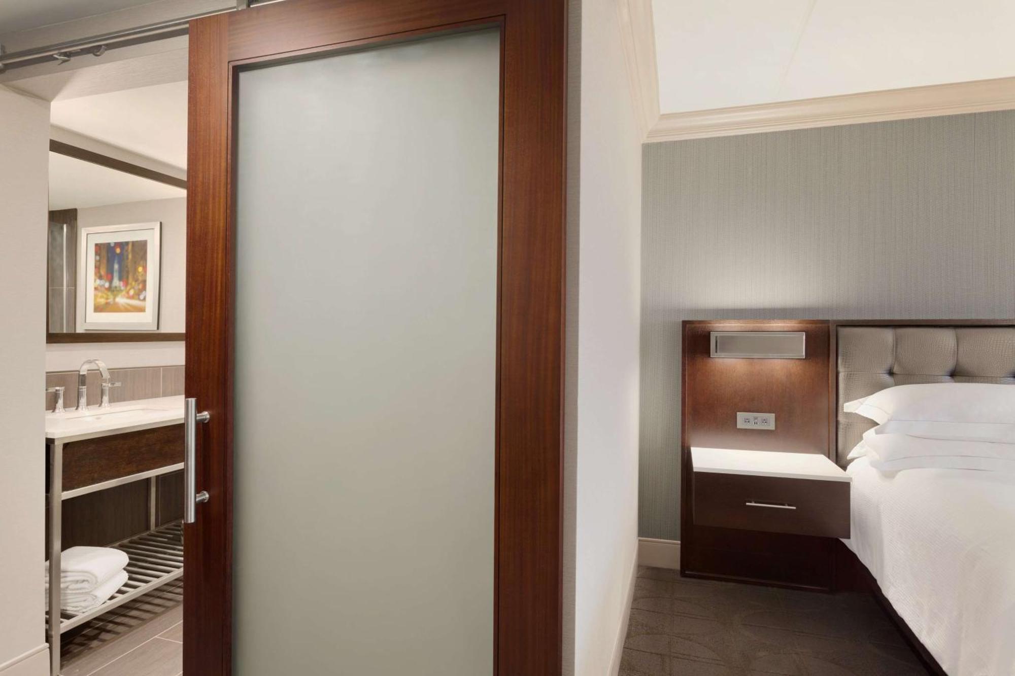 Hilton Philadelphia City Avenue Экстерьер фото