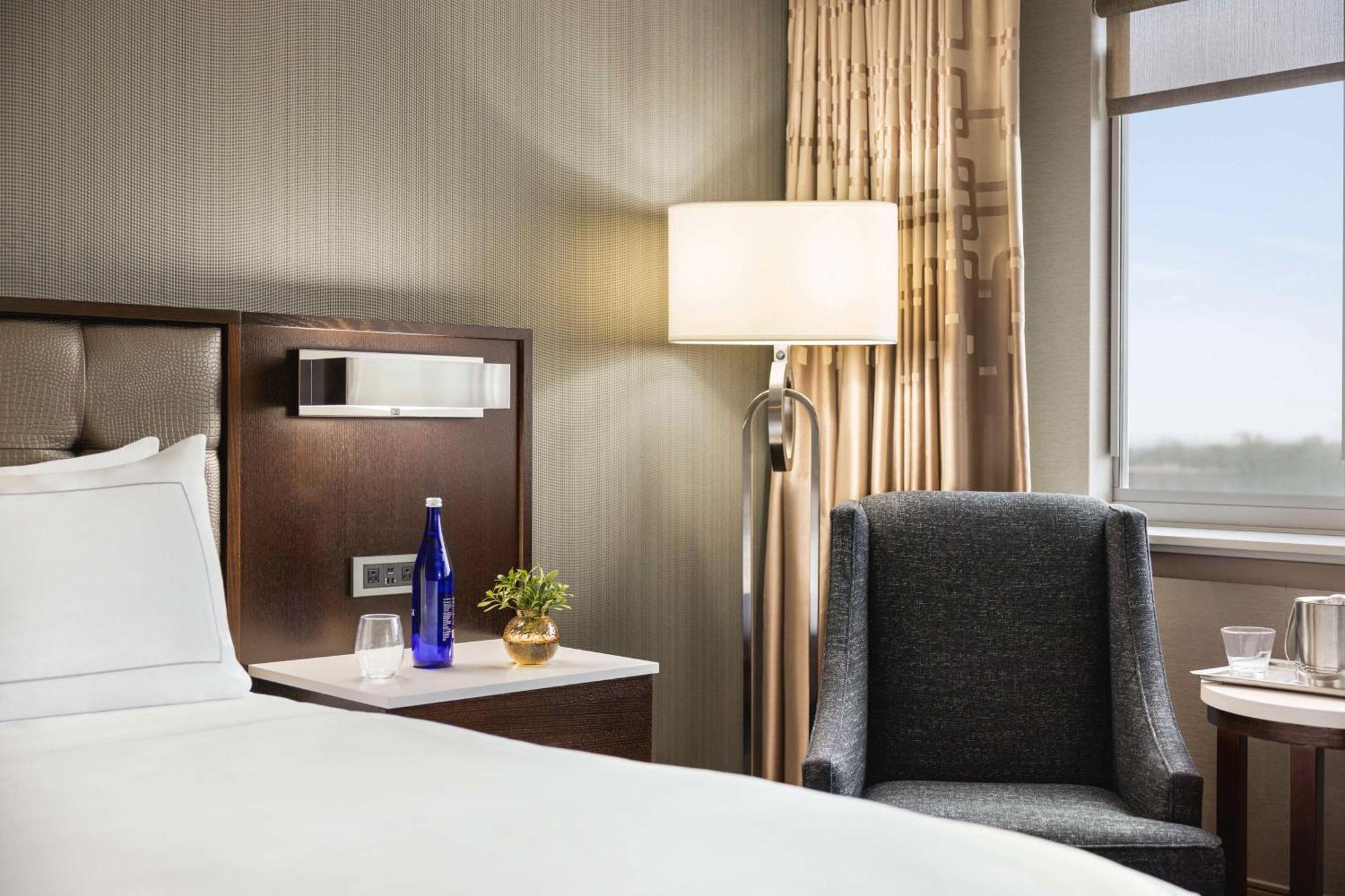 Hilton Philadelphia City Avenue Экстерьер фото
