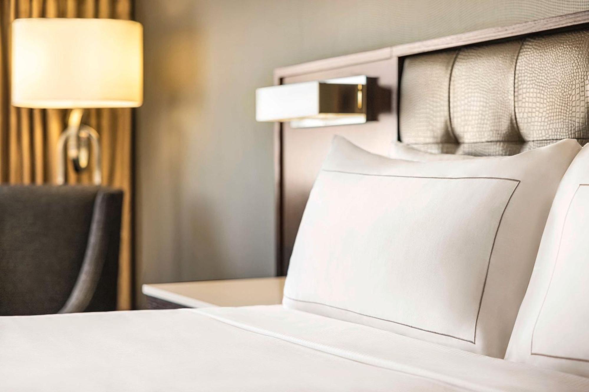 Hilton Philadelphia City Avenue Экстерьер фото